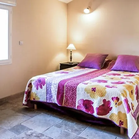 2 Bedroom In * Cabrerolles